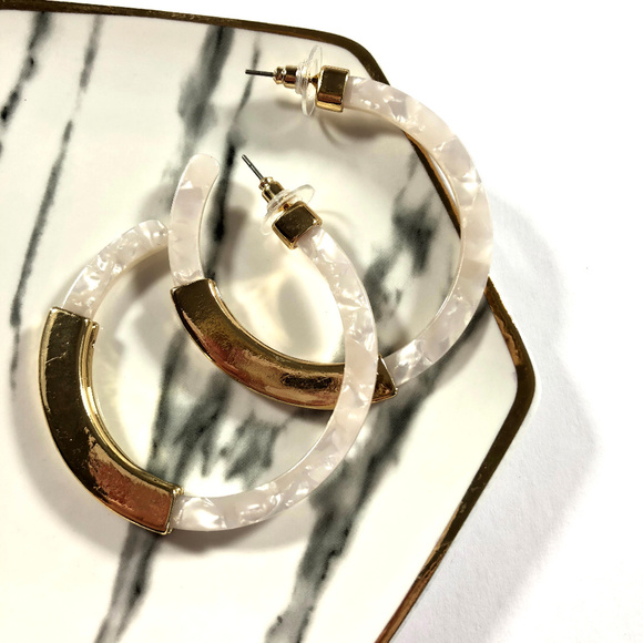 Cora Acrylic White TortoiseShell Gold Bar Earrings - Picture 6 of 6